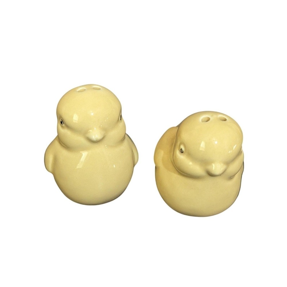 Yellow Ceramic Bird Salt and Pepper Shakers Farmhouse Country Decor Chick Set